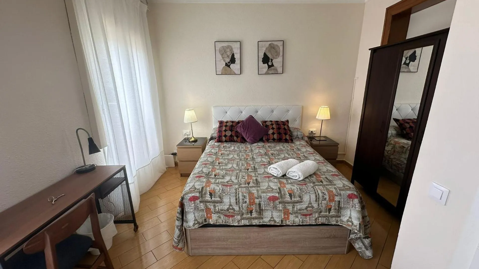 Alojamiento Nuevo Valenci Barcelona España