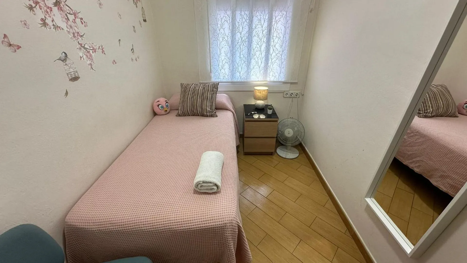 Alojamiento Nuevo Valenci Barcelona Bed and breakfast